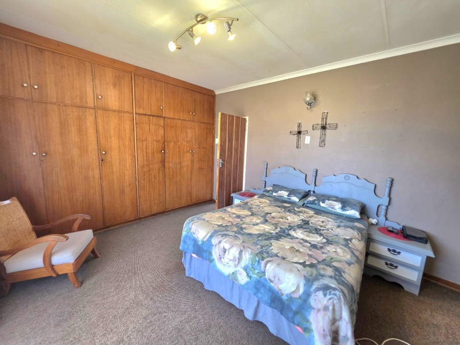 5 Bedroom Property for Sale in Panorama Free State